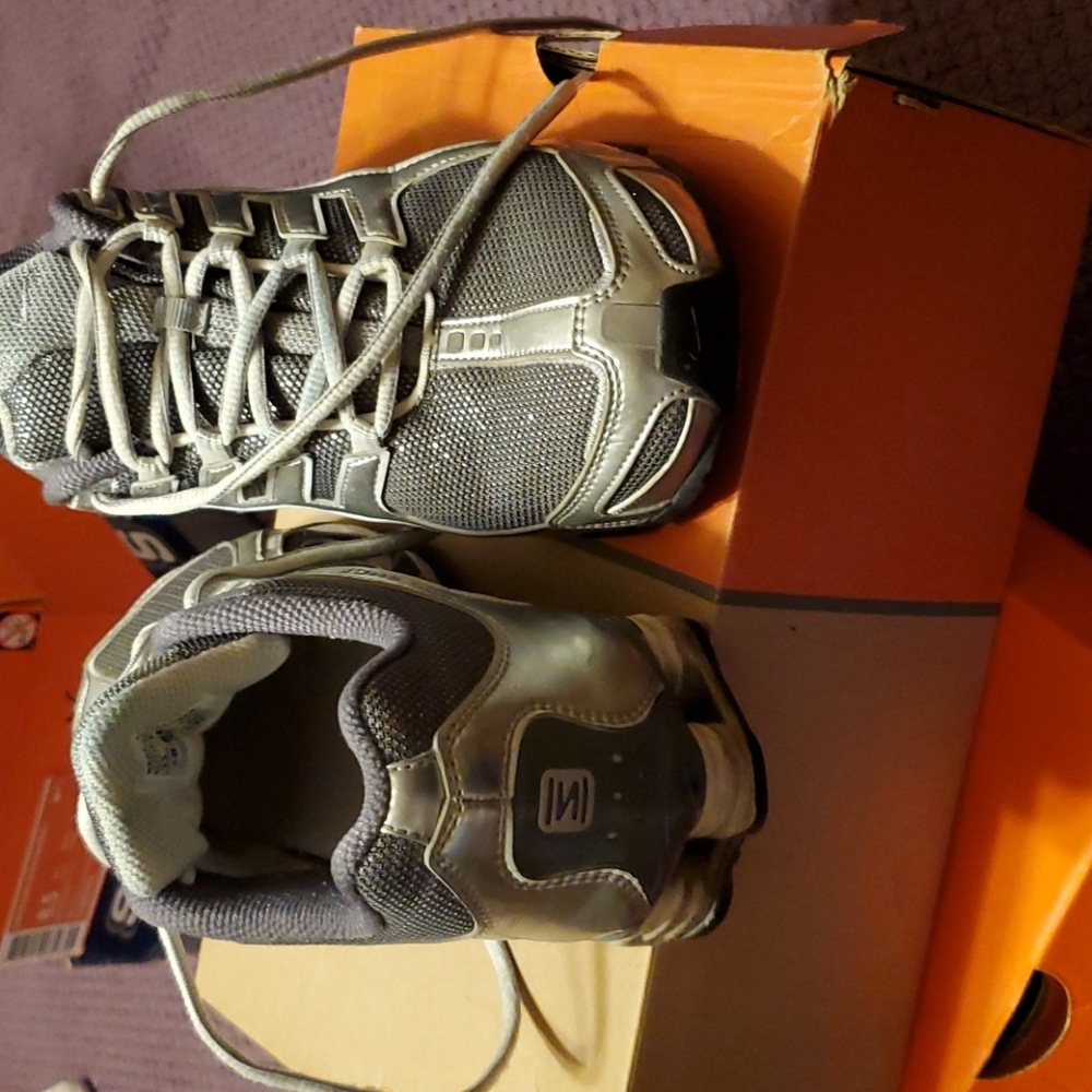 Women Nike shox, 8.5
